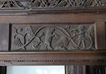 Bear-baiting scene on a panel now located in the Abington Park Museum in Northampton