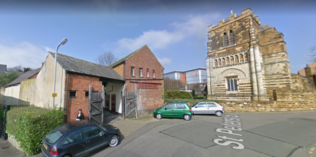 The back of Peter’s Church, beside the rear gate of the Black Lion’s yard (Google Street View Apr 2009)